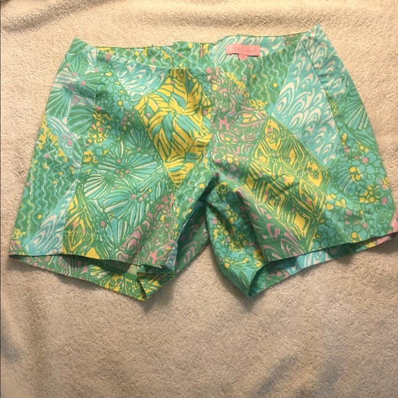 Lilly Pulitzer Tropical Green and Yellow Women Shorts - Picture 1 of 6